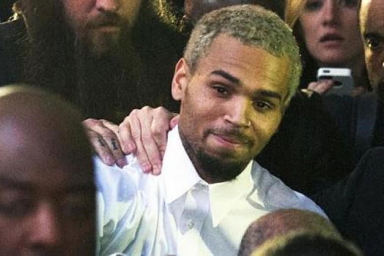 Chris Brown Pilih Masuk Rehabilitasi