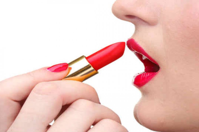 Bersiaplah, Lipstik Akan Jadi Tren Baru 2014