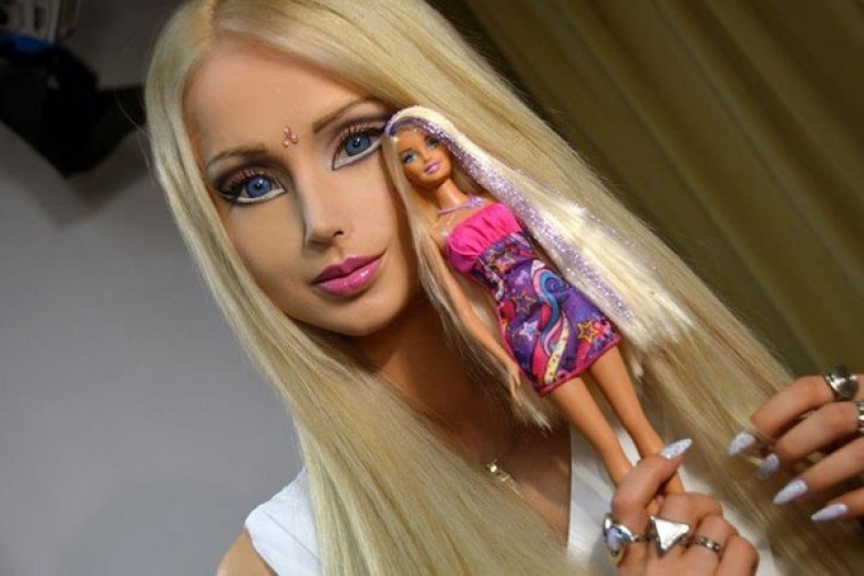 Kontroversi Si Manusia Barbie
