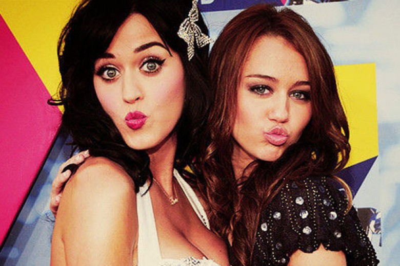 Ciuman Kejutan Katy Perry-Miley Cyrus