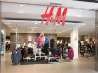 H&M Luncurkan Gaun Pengantin Murah