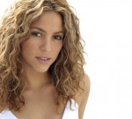 Shakira Pernah Dilarang Nyanyi
