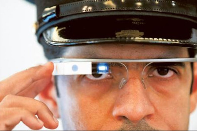 Wow! Polisi Dubai Akan Dilengkapi Google Glass
