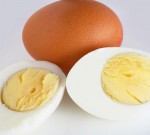 Cara Mudah Bedakan Telur Mentah dan Rebus
