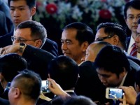 Jokowi Salaman dan Selfie Dengan Para CEO di APEC Beijing