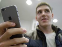 Apple Stop Penjualan Online di Rusia