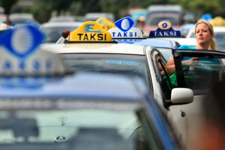 Tarif Naik, Taksi DKI Sulit Cari Penumpang