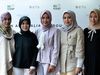 Restu Anggraini Bawa Busana Muslim ke Australia