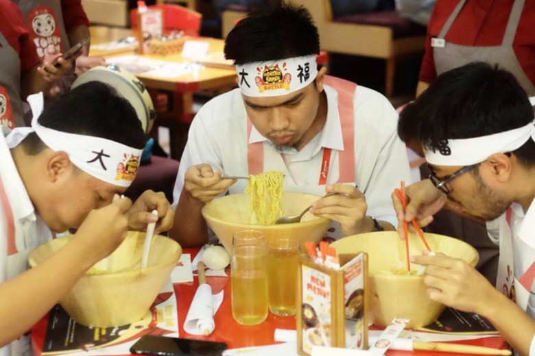 Makan Ramen Berkesempatan Liburan ke Jepang