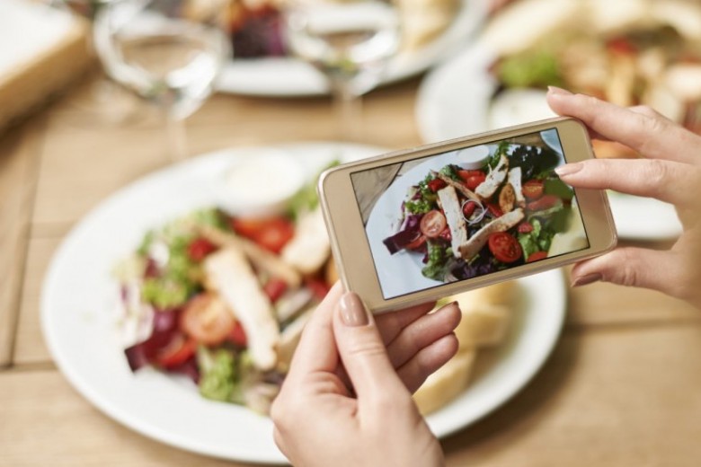 Sukses Berjualan Makanan di Media Sosial