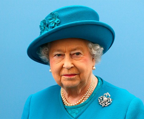 Ratu Inggris tak Butuh Paspor