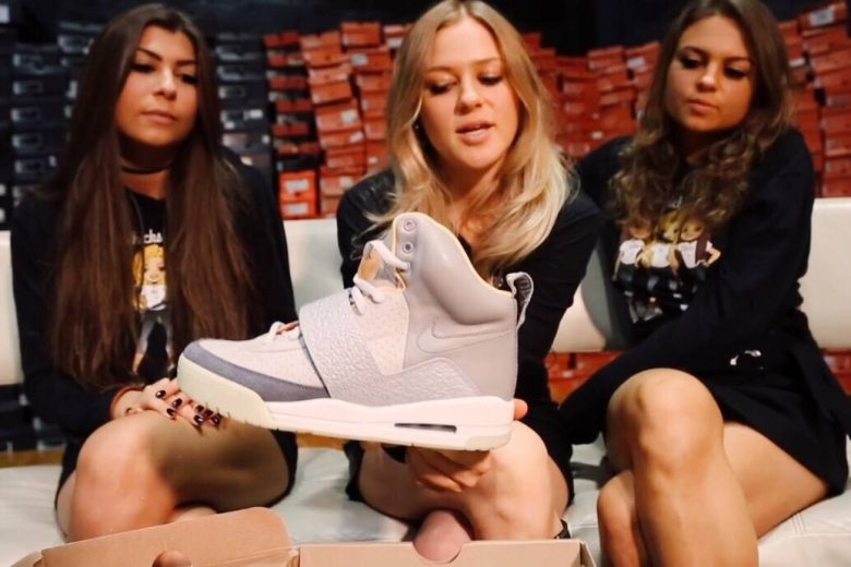 Tiga Perempuan Ini Koleksi Ribuan Sneakers