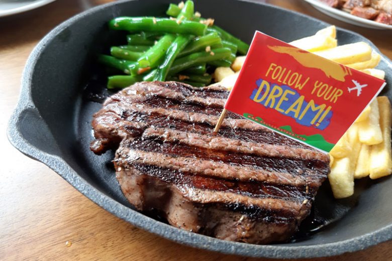 Makan Steak Berhadiah Liburan ke Luar Negeri