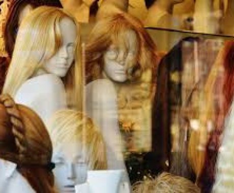 Apakah Wig Selalu Terbuat dari Rambut Manusia?